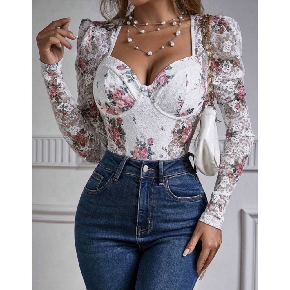 Long Sleeve Floral Lace Sweetheart Neck High Stretch Bodysuit